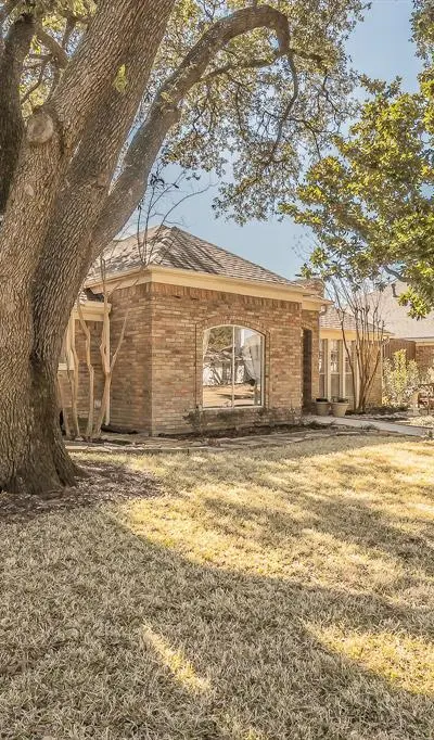 6016 Timber Creek Lane, Dallas TX 75248 - Photo 3