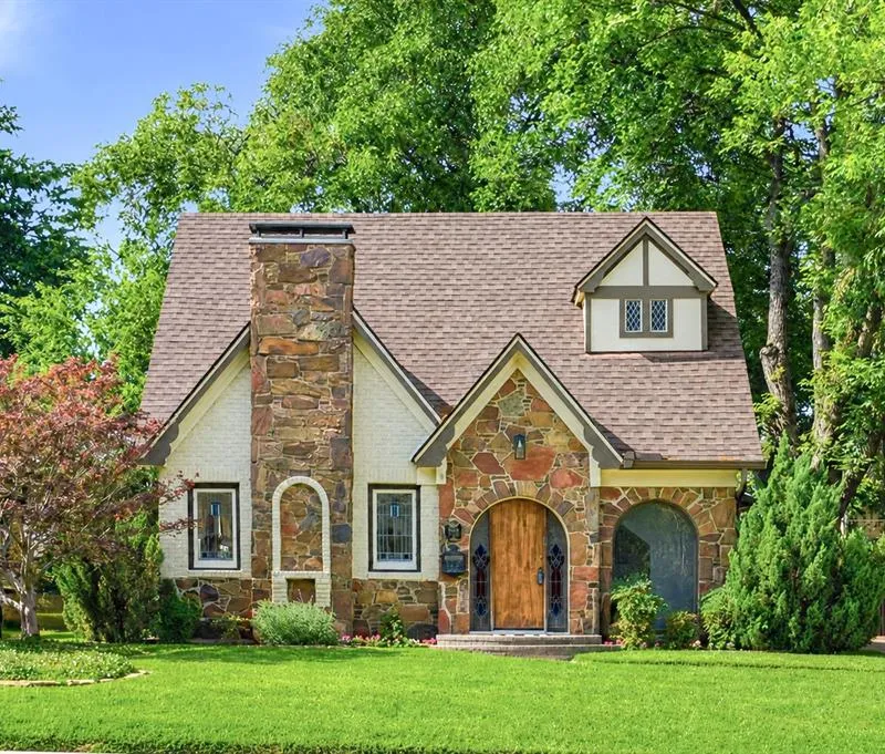5535 McCommas Boulevard, Dallas TX 75206