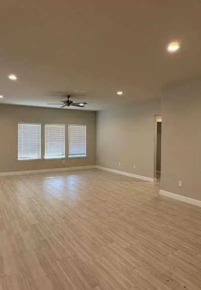 219 SANDSTONE Circle, Granbury TX 76048 - Photo 4