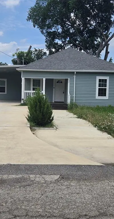 203 E Ann Street, Kaufman TX 75142