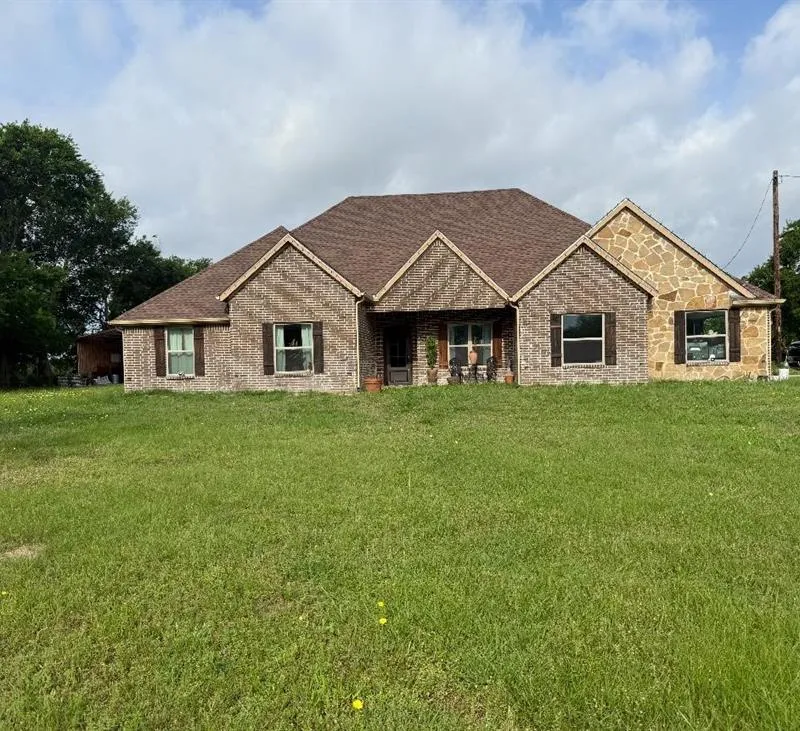 2219 Farm Road 275 N, Cumby TX 75433