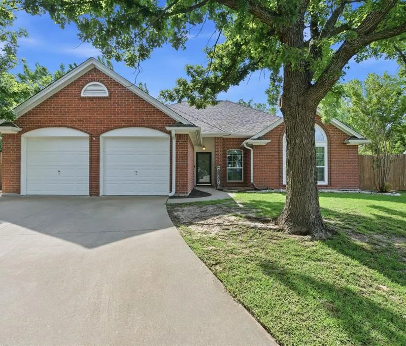 1451 Shadow Run, Weatherford TX 76086