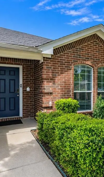 445 Vista Way Drive, Saginaw TX 76179 - Photo 2