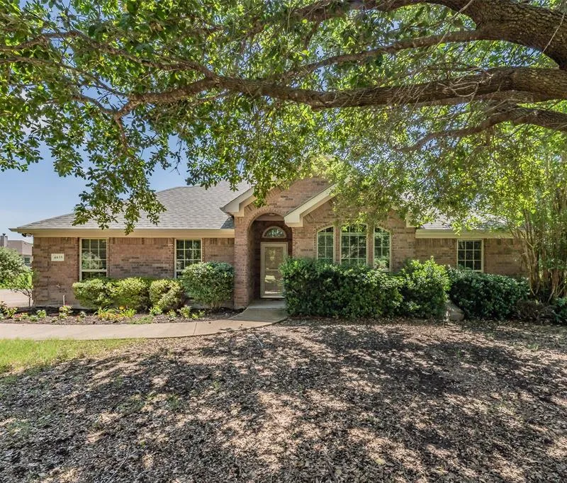 4035 Palomino Drive, Benbrook TX 76116