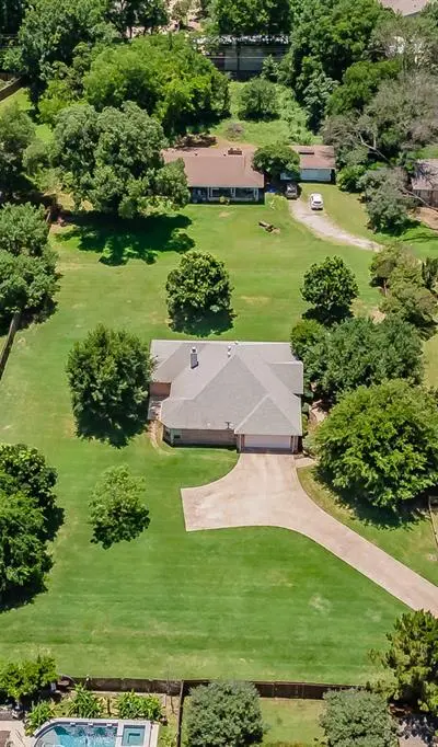 4035 Palomino Drive, Benbrook TX 76116 - Photo 3