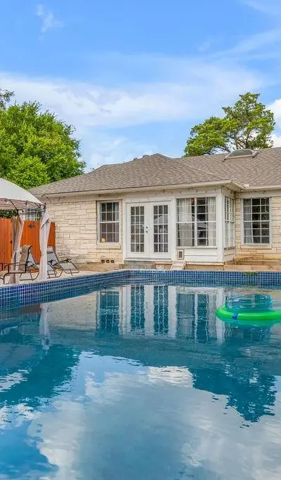2240 Lawndale Drive, Dallas TX 75211