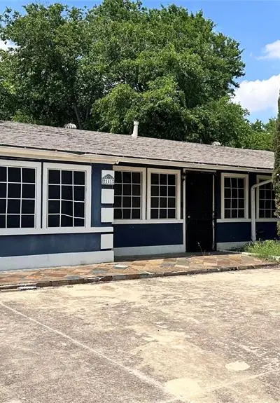 141 W Brownlee Avenue, Dallas TX 75224