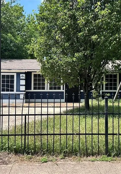 141 W Brownlee Avenue, Dallas TX 75224 - Photo 4