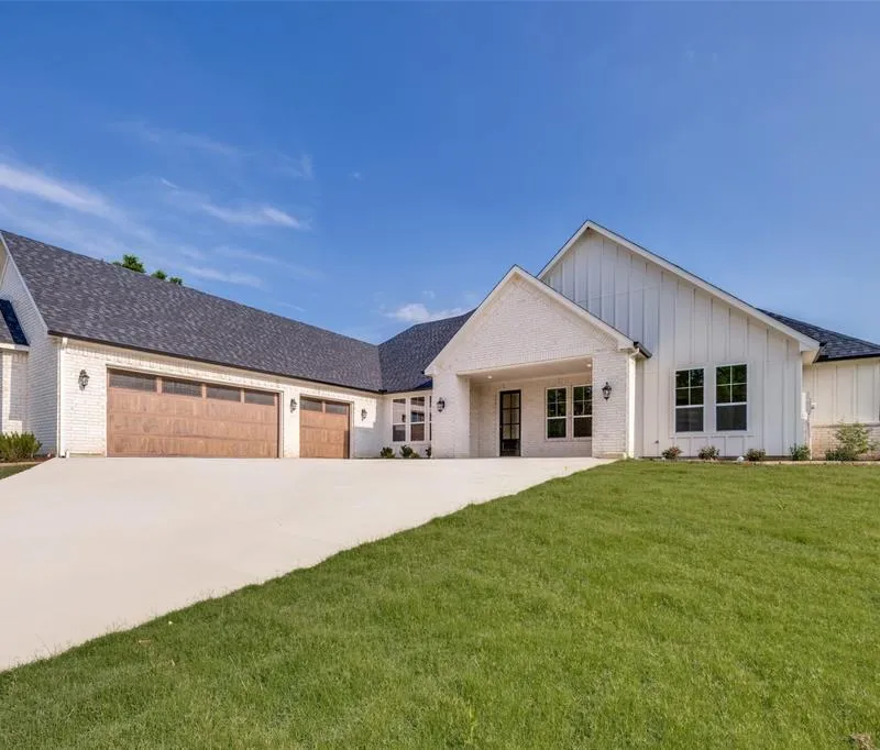 145 Eagle Chase Lane, Pottsboro TX 75076