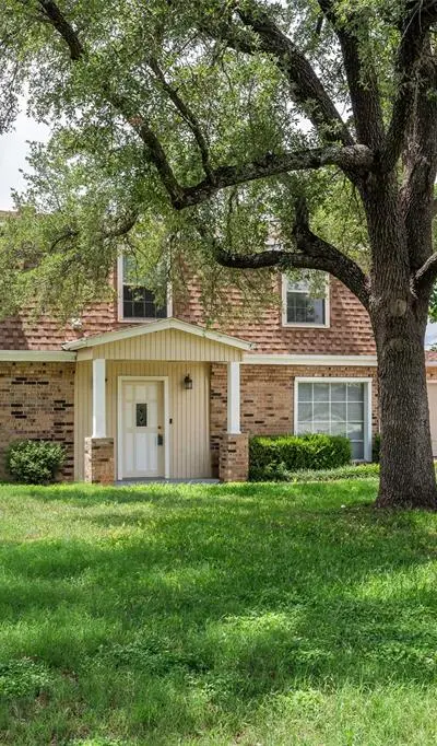 4102 Apache Trail Court, Granbury TX 76048 - Photo 2