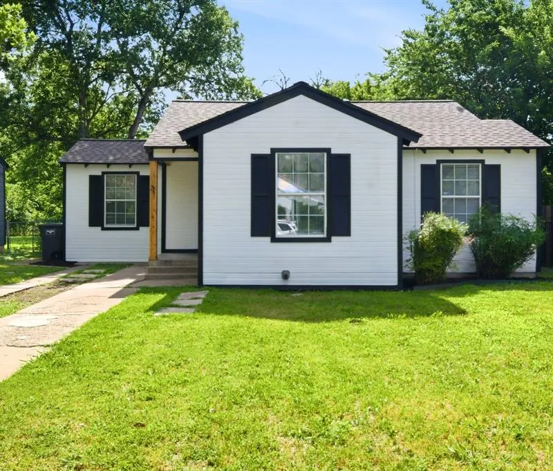 4909 Sandage Avenue, Fort Worth TX 76115