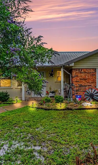 2382 N FM 1743 Road, Windom TX 75492