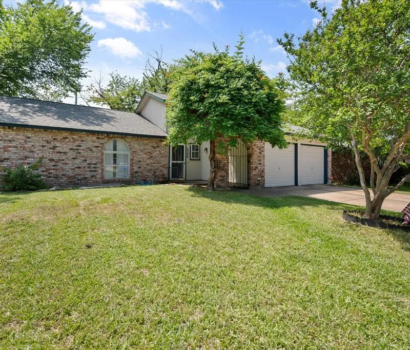2508 Mardell Drive, Arlington TX 76016