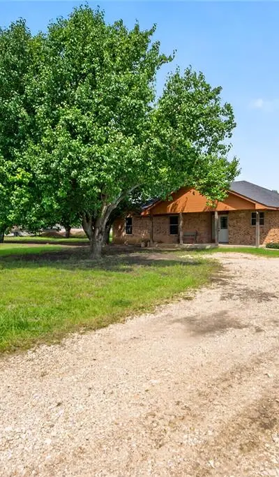 11009 Pikes Peak, Venus TX 76084 - Photo 3