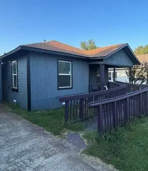 1038 E Maddox Avenue, Fort Worth TX 76104 - Photo 2