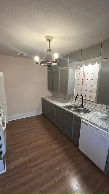 1038 E Maddox Avenue, Fort Worth TX 76104 - Photo 5