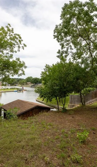 1512 Pecos Trail Court, Granbury TX 76048 - Photo 4