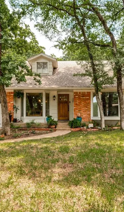 805 Live Oak Lane, Arlington TX 76012