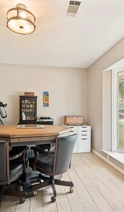 805 Live Oak Lane, Arlington TX 76012 - Photo 3