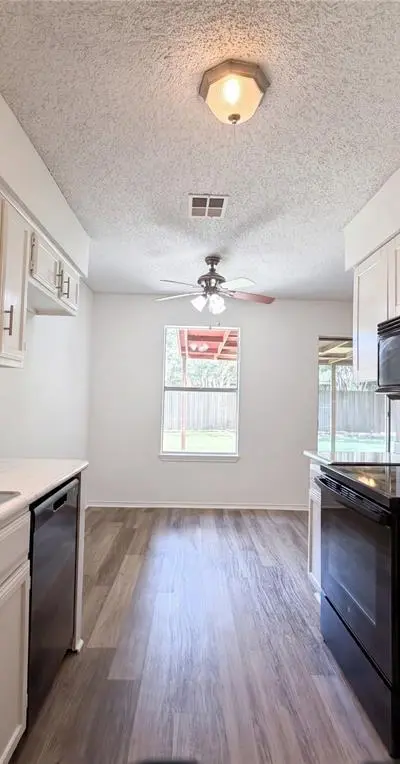 6304 Big Springs Drive, Arlington TX 76001 - Photo 3