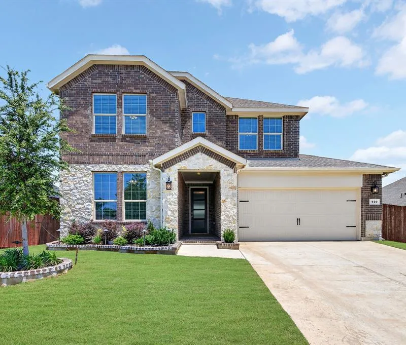920 Arkan Lane, Fort Worth TX 76120