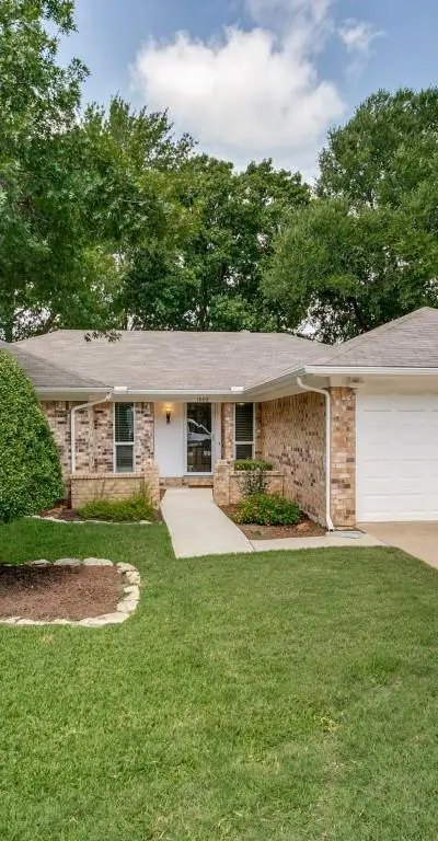 1605 Bedford Oaks Drive, Bedford TX 76021