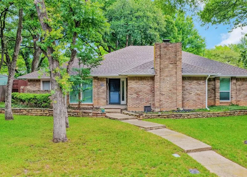 4517 Willow Bend Drive, Arlington TX 76017