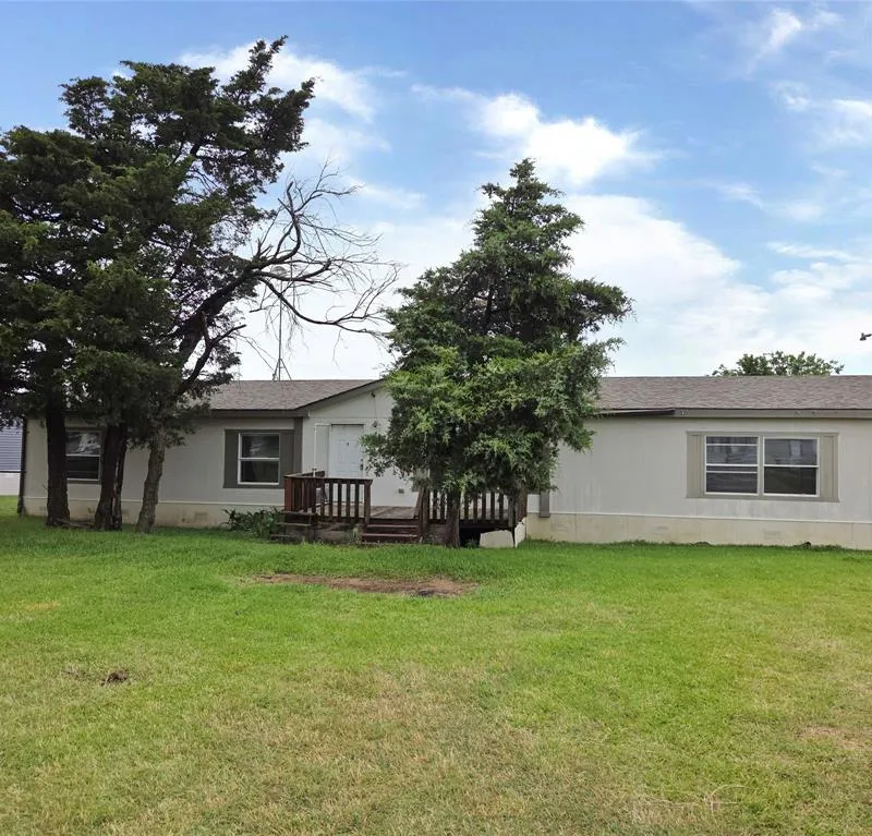 327 County Road 160, Whitesboro TX 76273