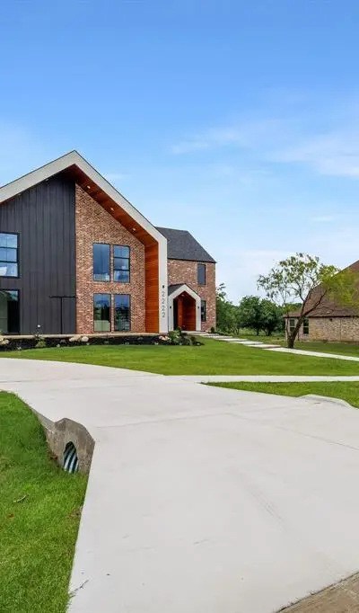 2222 Alyssum Drive, Cedar Hill TX 75104 - Photo 2
