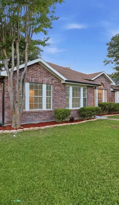 7034 Lo Chalmers Lane, Garland TX 75043 - Photo 2