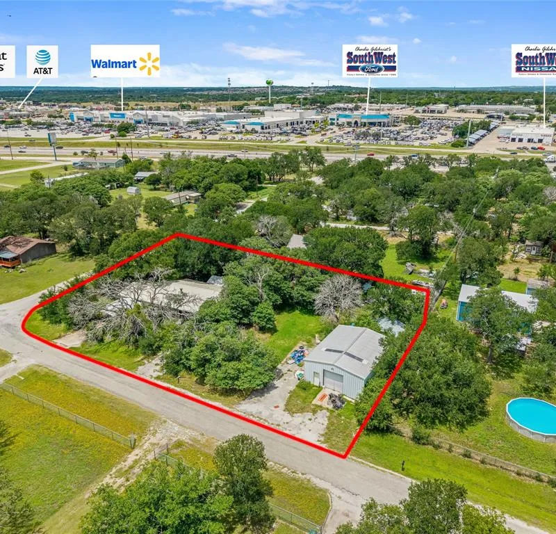 209 Renee Drive, Hudson Oaks TX 76087