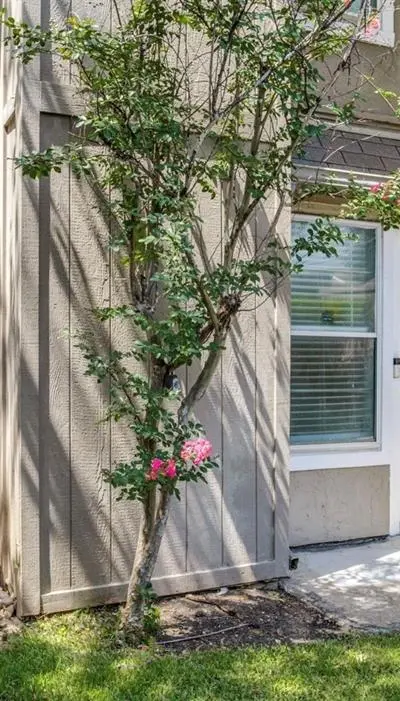 13340 Kit Lane # A4, Dallas TX 75240