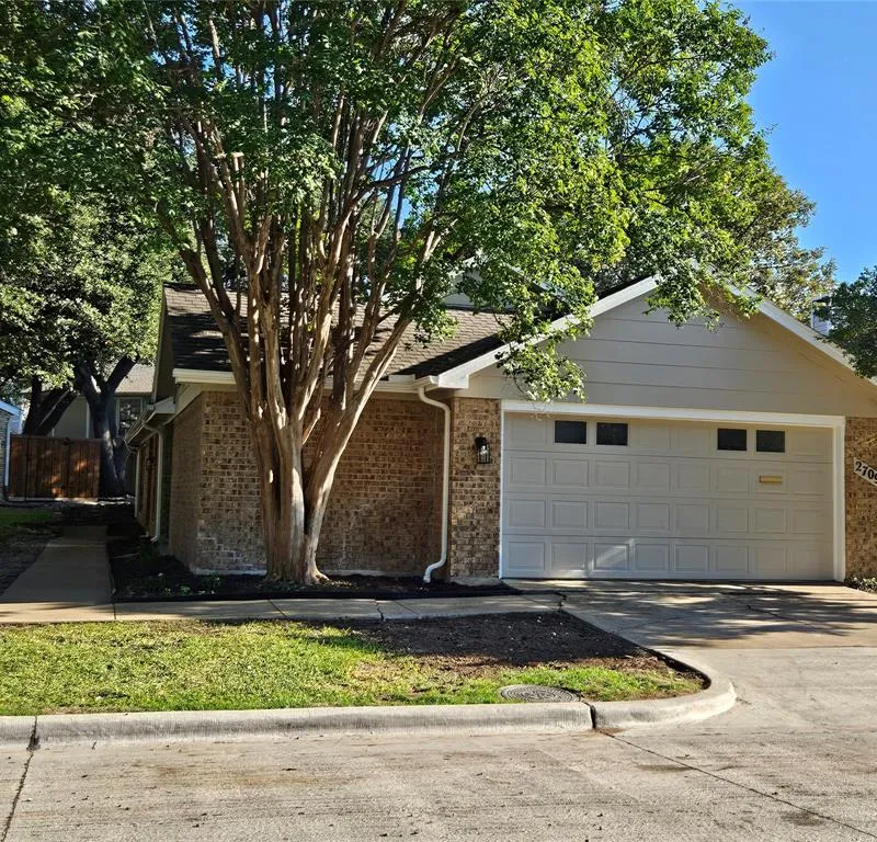 2709 Heather Glen Court, Carrollton TX 75006