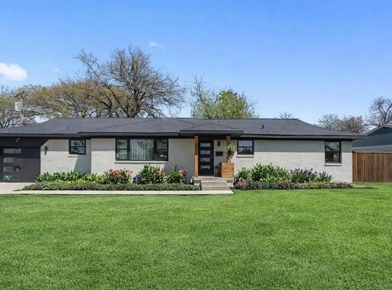 2321 Hartline Drive, Dallas TX 75228