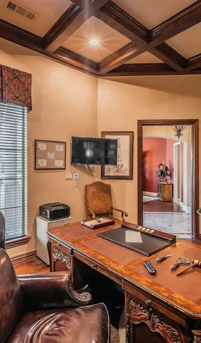 2726 Country Club Road, Pantego TX 76013 - Photo 3