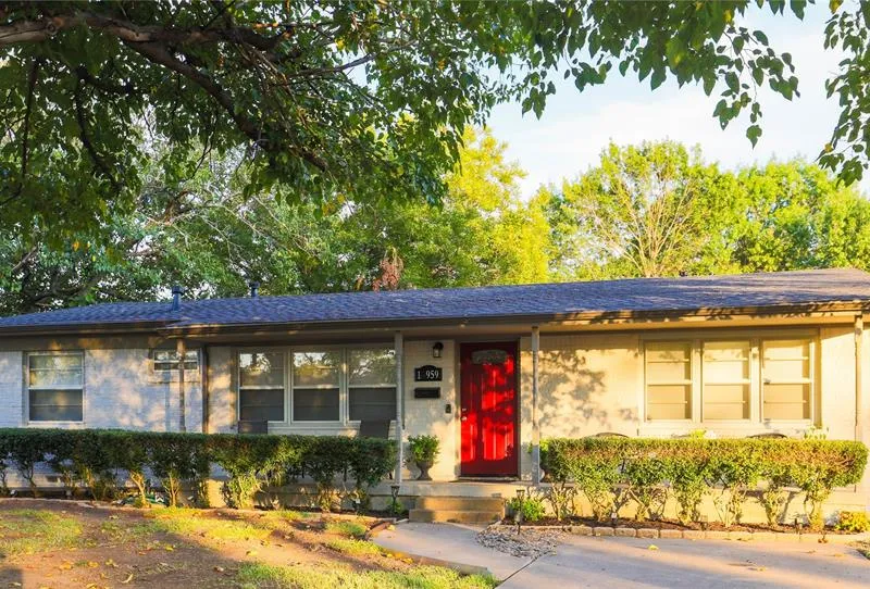 10959 Park Oak Circle, Dallas TX 75228