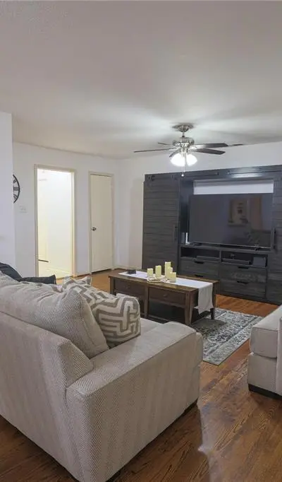 10959 Park Oak Circle, Dallas TX 75228 - Photo 2