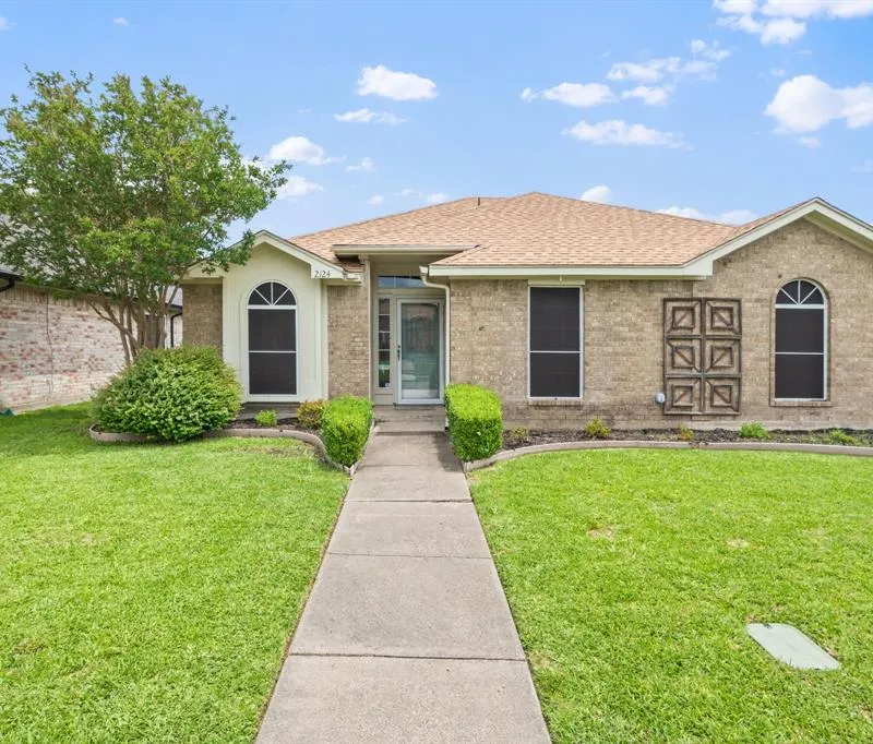2124 Emerald Oaks, Mesquite TX 75181