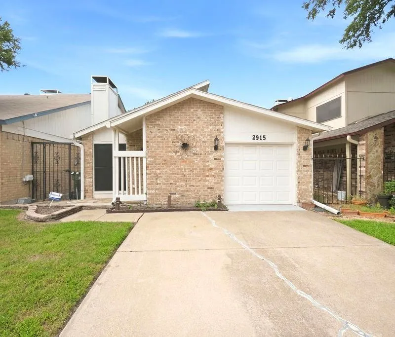 2915 Canis Circle, Garland TX 75044