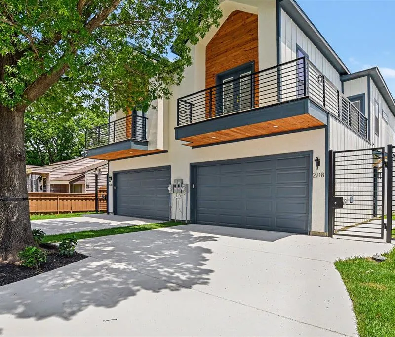 2220 Bombay Avenue, Dallas TX 75235