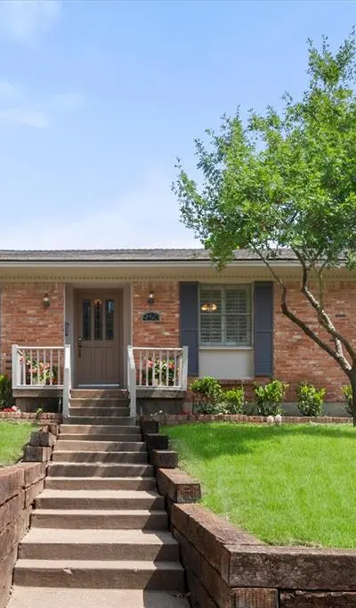 9923 Knoll Krest Drive, Dallas TX 75238 - Photo 2
