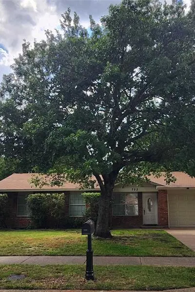 723 Briggs Street, Cedar Hill TX 75104