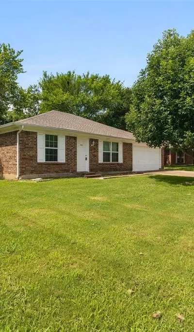 4108 Cypress Springs Drive, Arlington TX 76001 - Photo 3