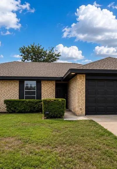 1305 Wisteria Way, Mesquite TX 75149