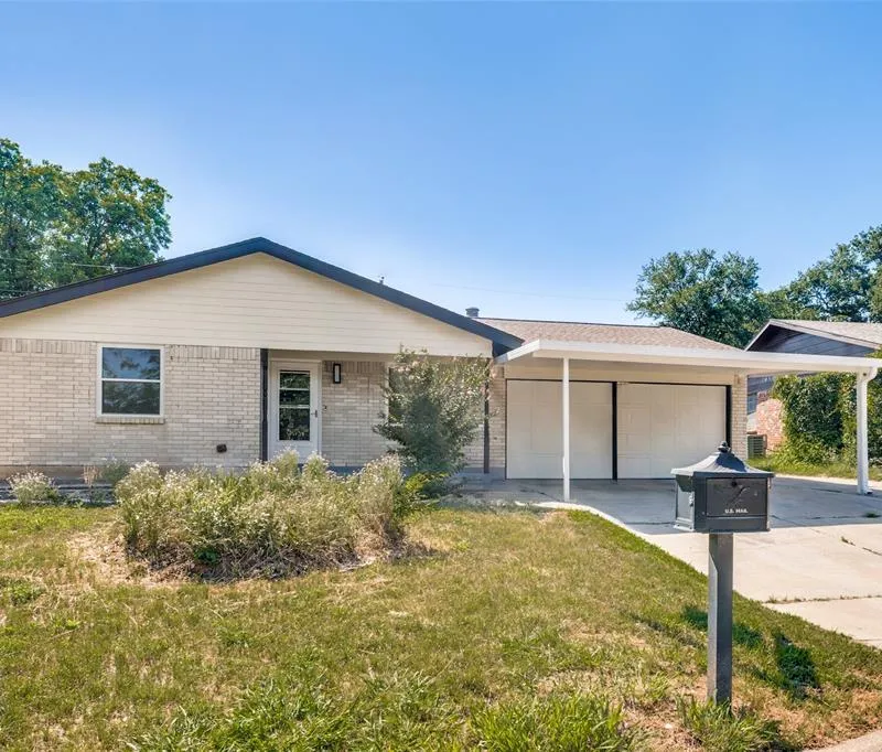321 Holder Drive, Hurst TX 76053