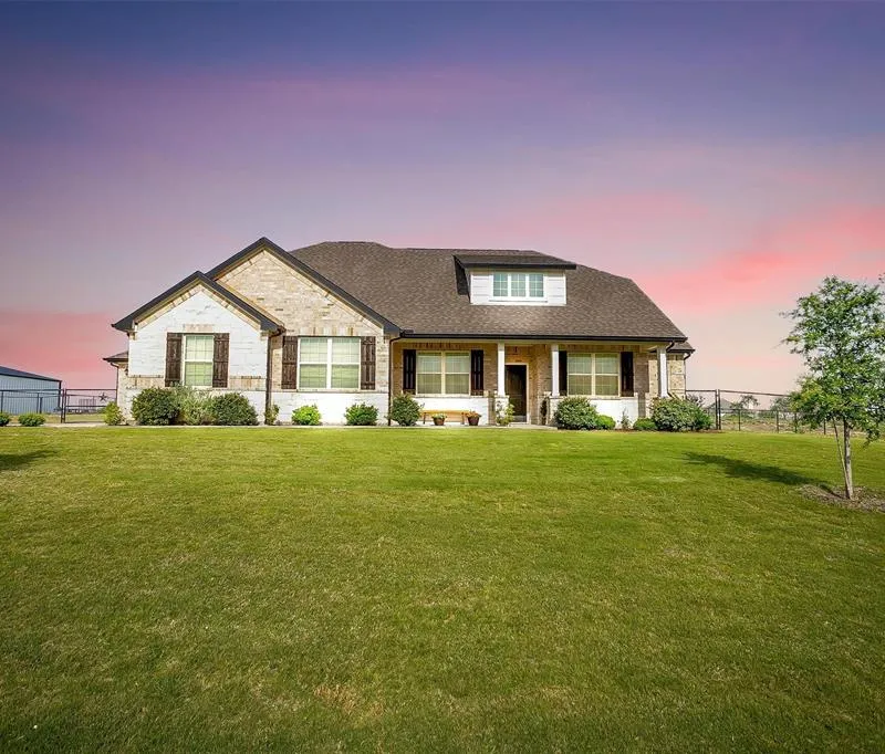 340 Sanger Drive, Springtown TX 76082