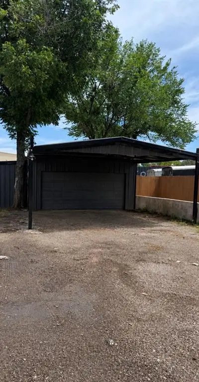 129 Porter Drive, Azle TX 76020 - Photo 2