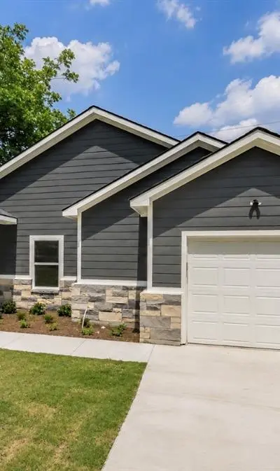 4522 Kolloch Drive, Dallas TX 75216 - Photo 2