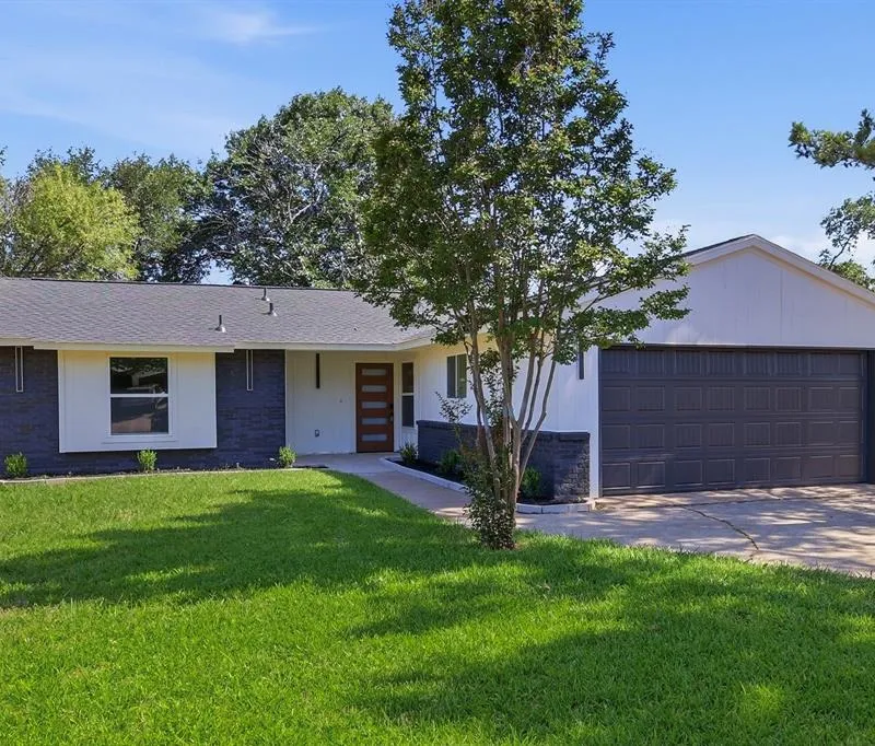 2506 Timberlake Drive, Irving TX 75062