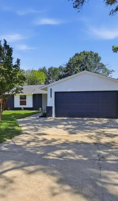 2506 Timberlake Drive, Irving TX 75062 - Photo 2